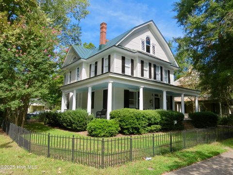 Homes For Sale - 301 N Granville Street<br/> Edenton, NC 27932