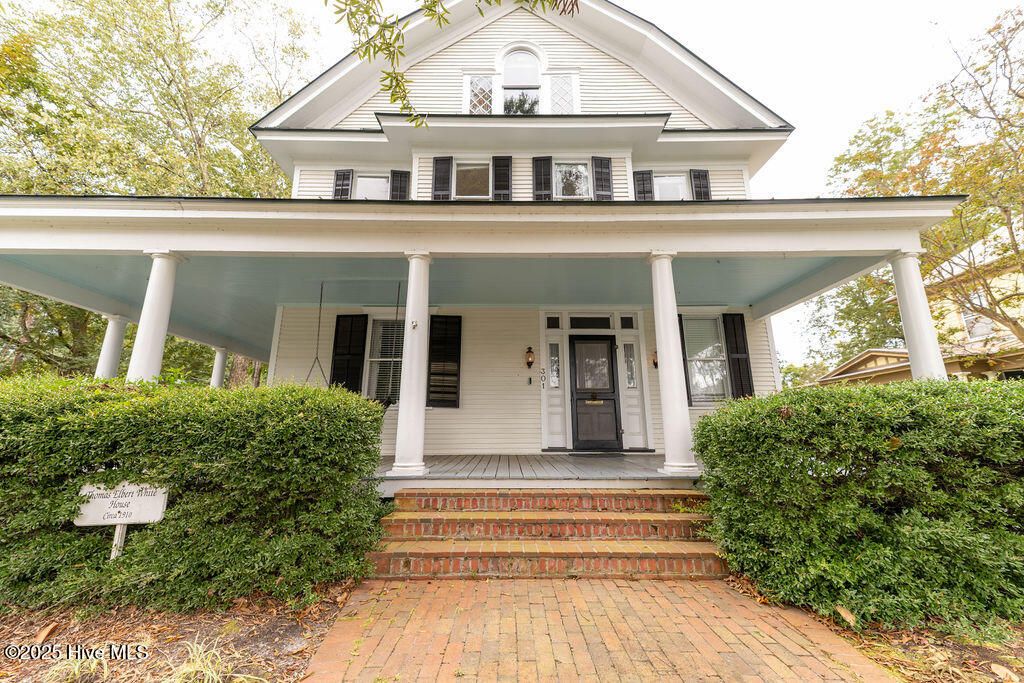Photo of 301 N Granville Street, Edenton, NC 27932 (MLS # 100529398)