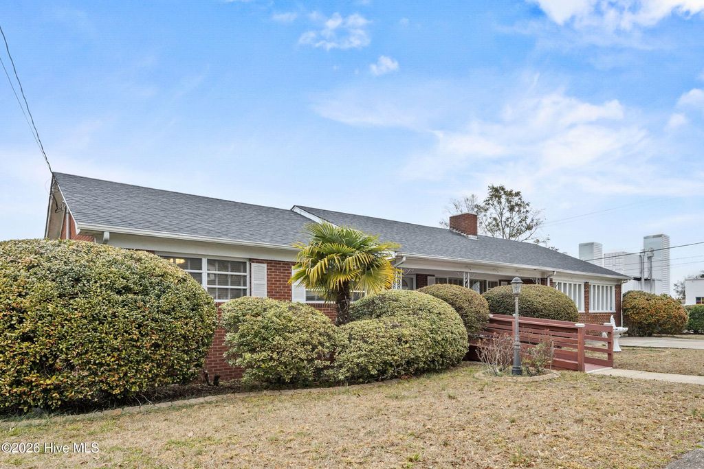 Photo of 1417 Queen Street, Wilmington, NC 28401 (MLS # 100554132)