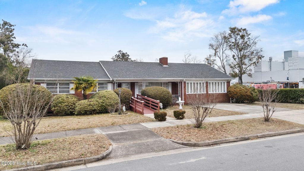 Photo of 1417 Queen Street, Wilmington, NC 28401 (MLS # 100554132)