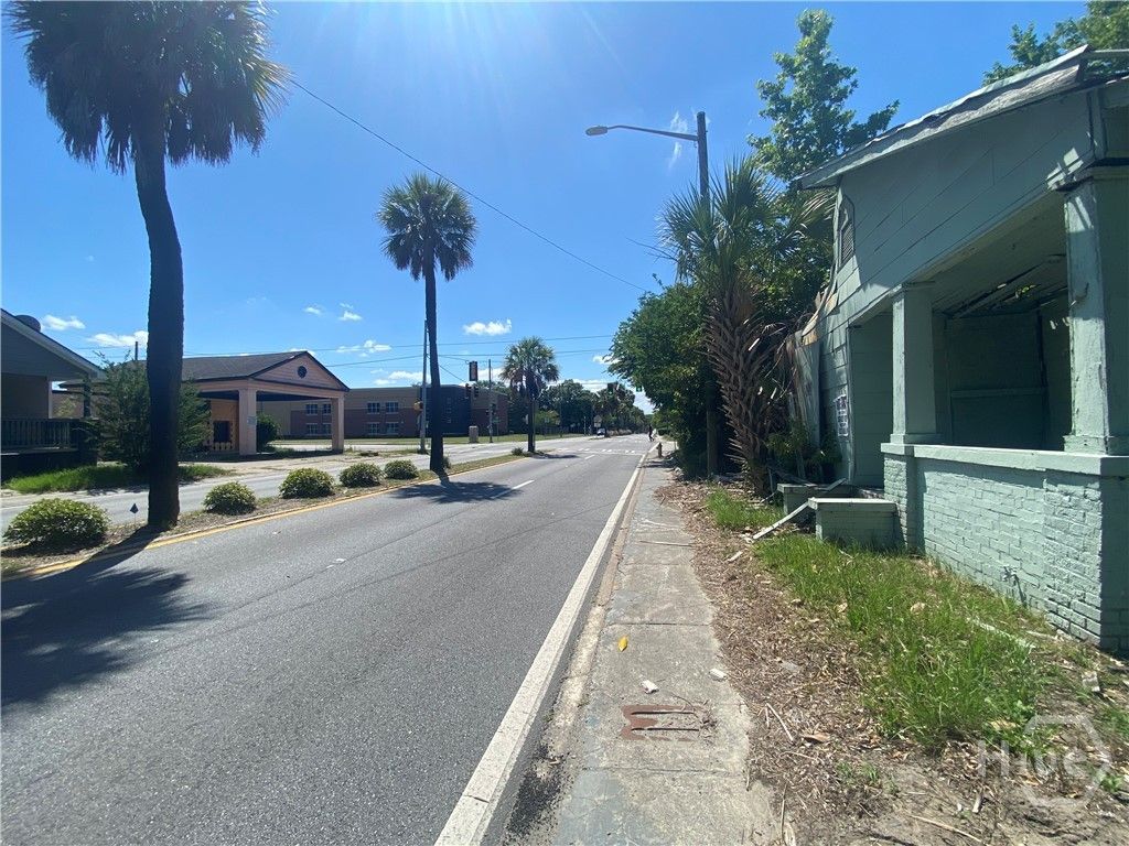 Photo of 1022 W Victory Drive, Savannah, GA 31415 (MLS # SA356421)