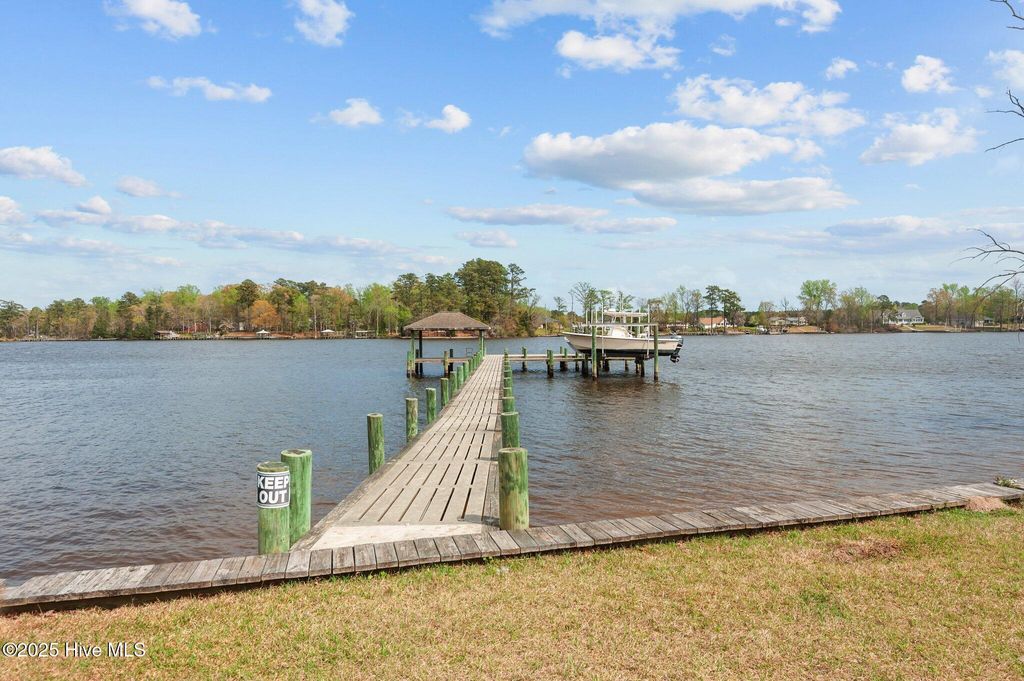 Photo of 23 Bridgewater North Dr, Bath, NC 27808 (MLS # 100502801)