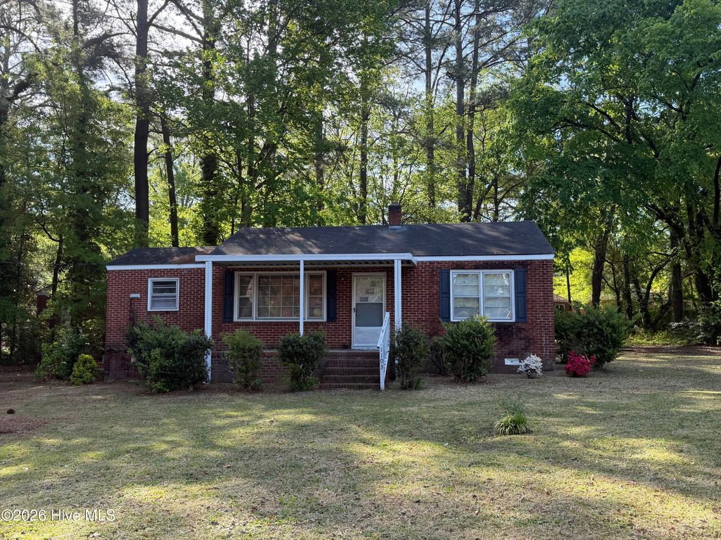 Photo of 1103 Robert Road W, Wilson, NC 27893 (MLS # 100565942)