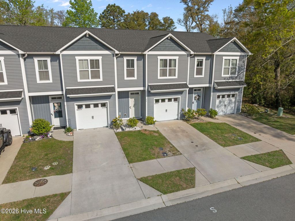 Photo of 11 Acacia Road, Hampstead, NC 28443 (MLS # 100564806)