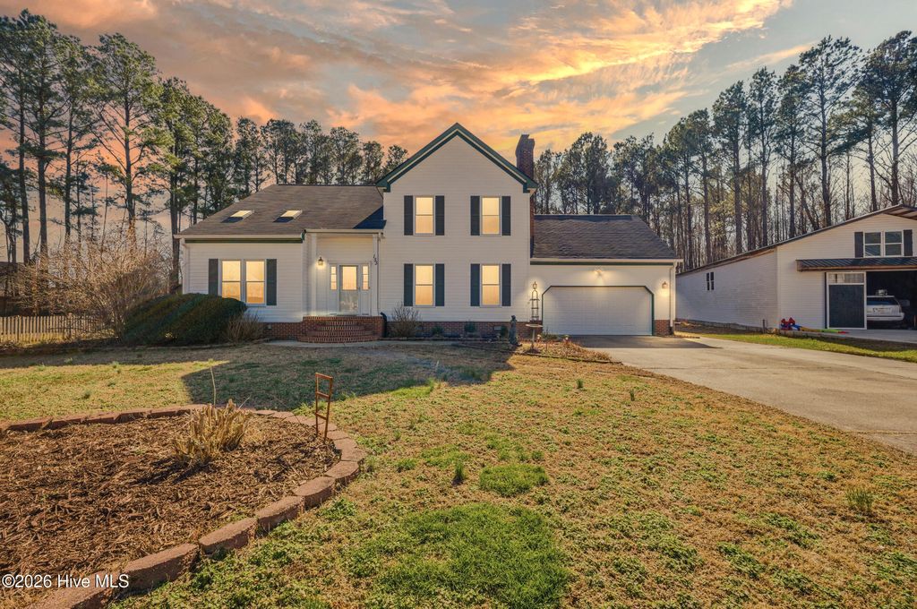 Photo of 153 N Point Boulevard, Moyock, NC 27958 (MLS # 100557395)