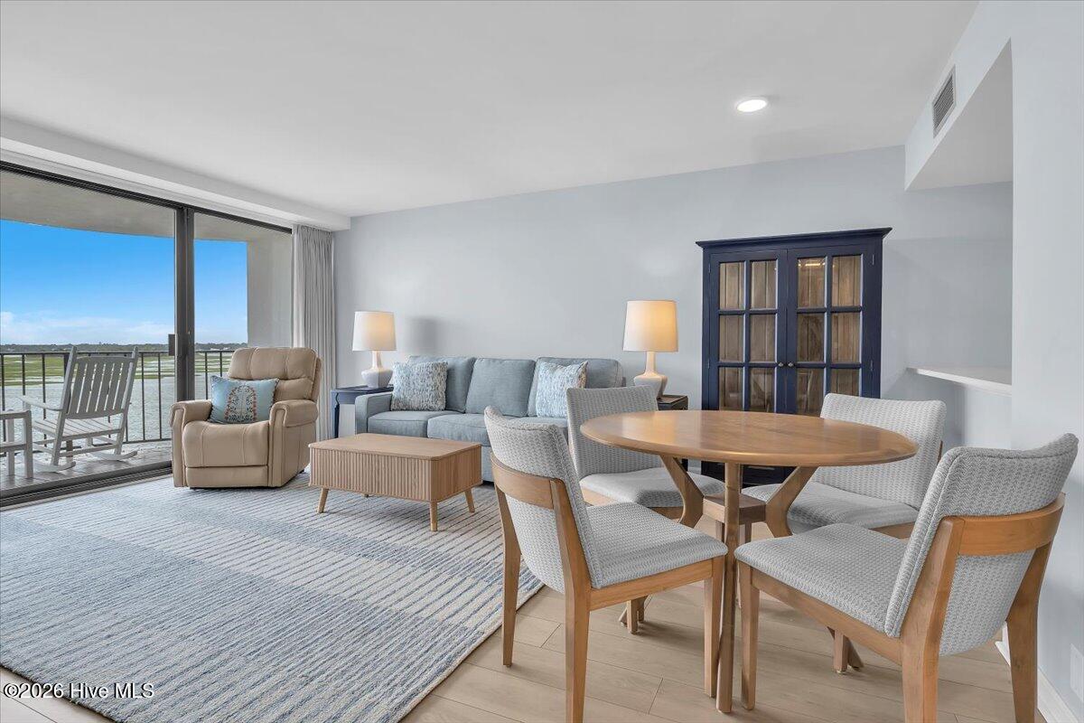 322 Causeway Drive Ste 407