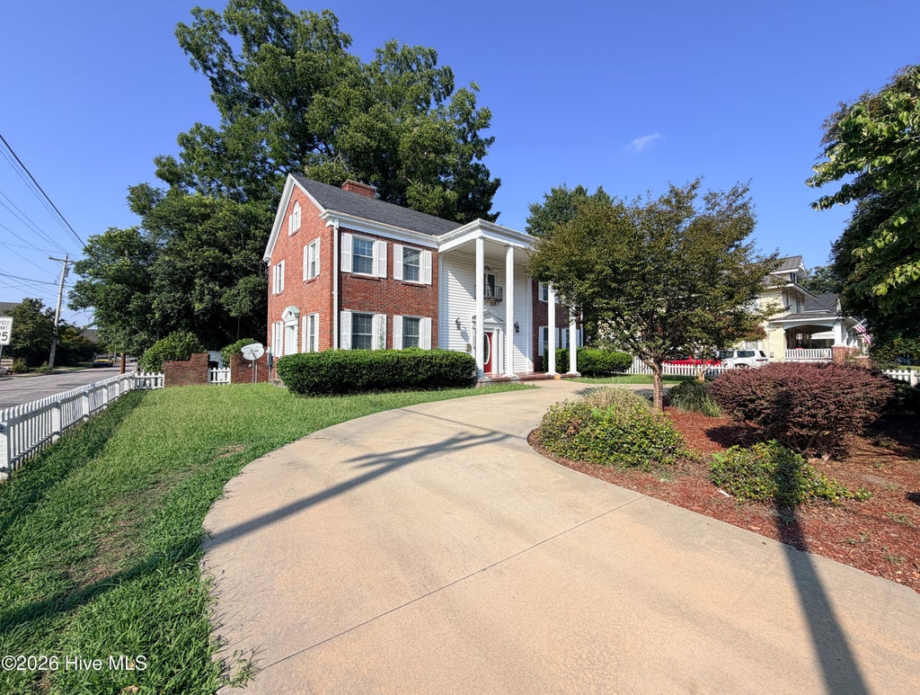 Photo of 506 W Church Street, Elizabeth City, NC 27909 (MLS # 100600966)