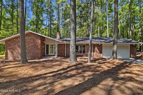 Homes For Sale - 228 Heather Lane<br/> Southern Pines, NC 28387
