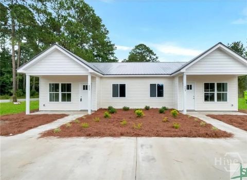 Townhouse For Rent - 373 Carter Road #A<br/> Allenhurst, GA 31301