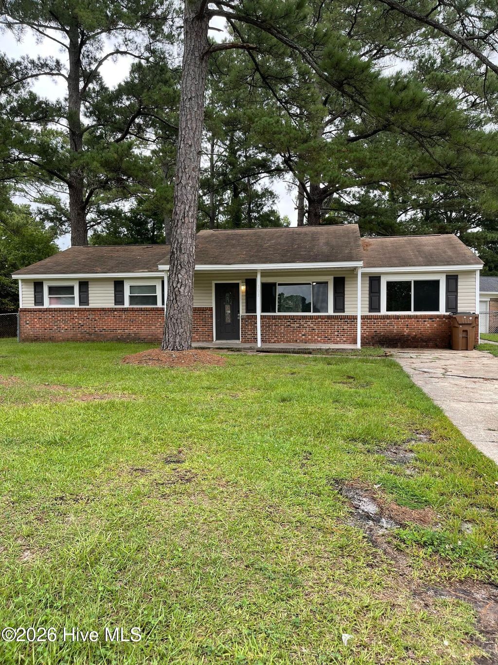 Photo of 101 Ivey Court, Jacksonville, NC 28540 (MLS # 100553183)