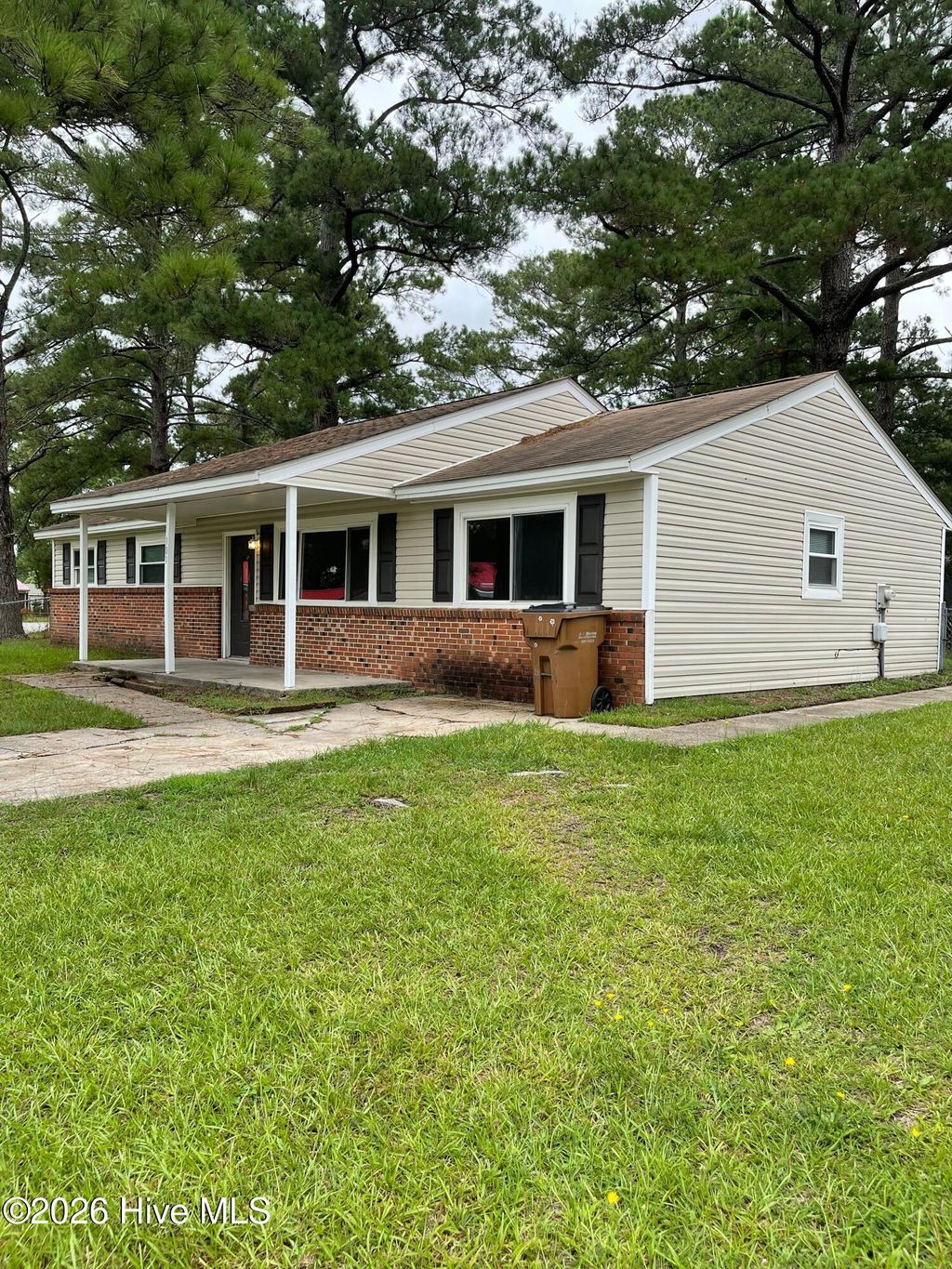 Photo of 101 Ivey Court, Jacksonville, NC 28540 (MLS # 100553183)