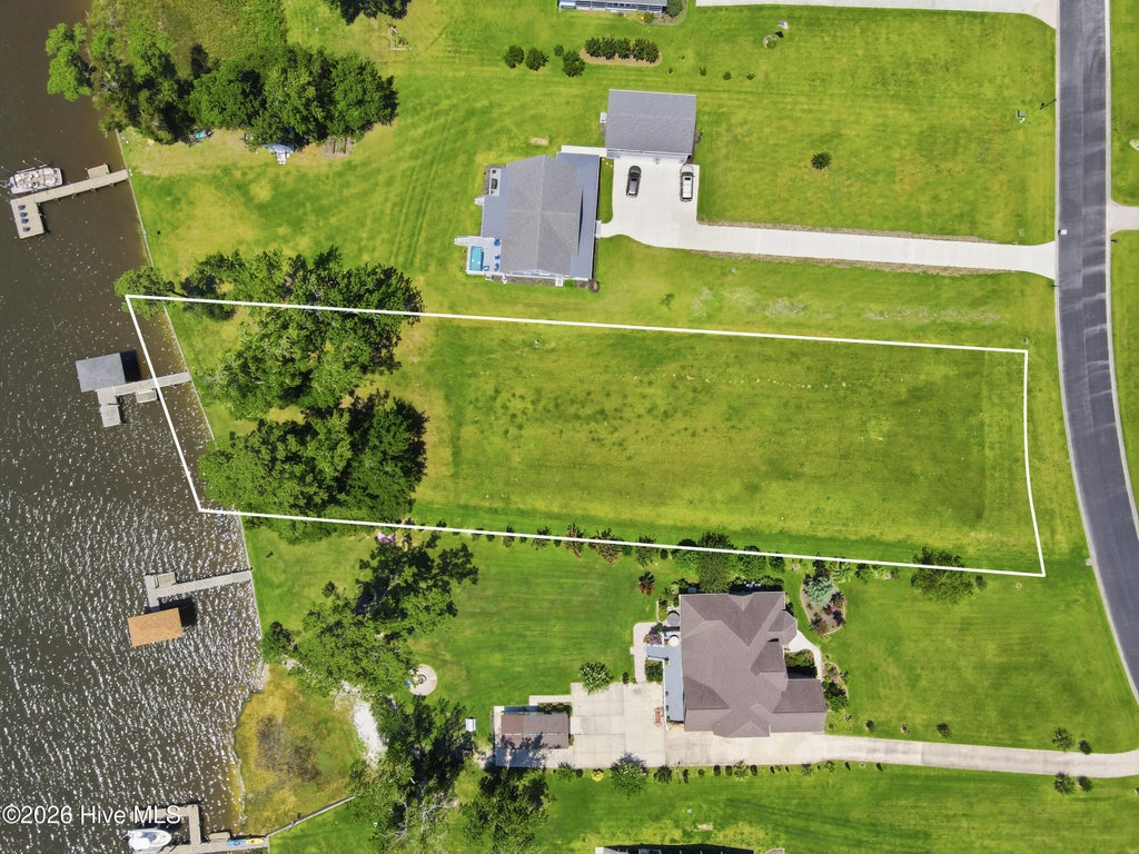 Photo of 434 Southern Plantation Drive S, Oriental, NC 28571 (MLS # 100589108)