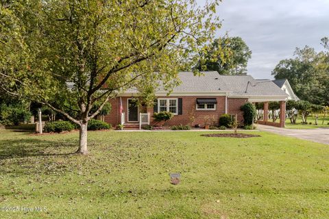 504 S Walker Street Burgaw NC 28425