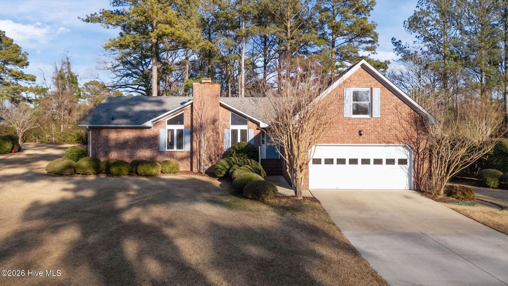 Photo of 212 Pinewood Drive, New Bern, NC 28562 (MLS # 100552050)