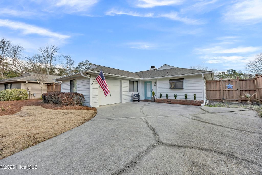 Photo of 1003 Bay Branch Circle, Wilmington, NC 28405 (MLS # 100548002)