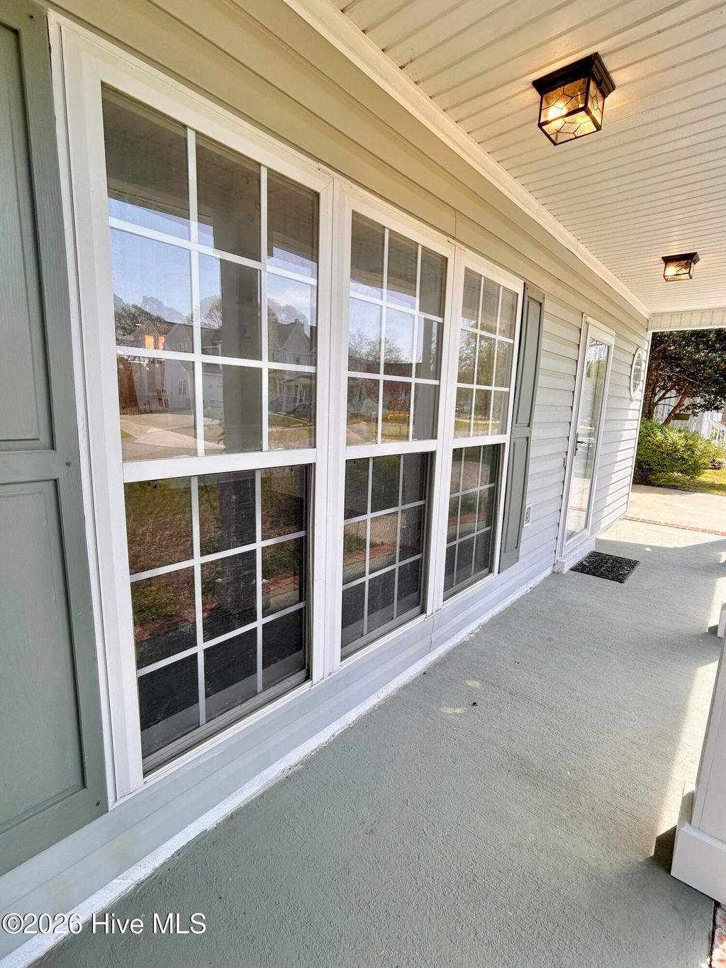 Photo of 1006 Meridian Drive, Sneads Ferry, NC 28460 (MLS # 100564341)