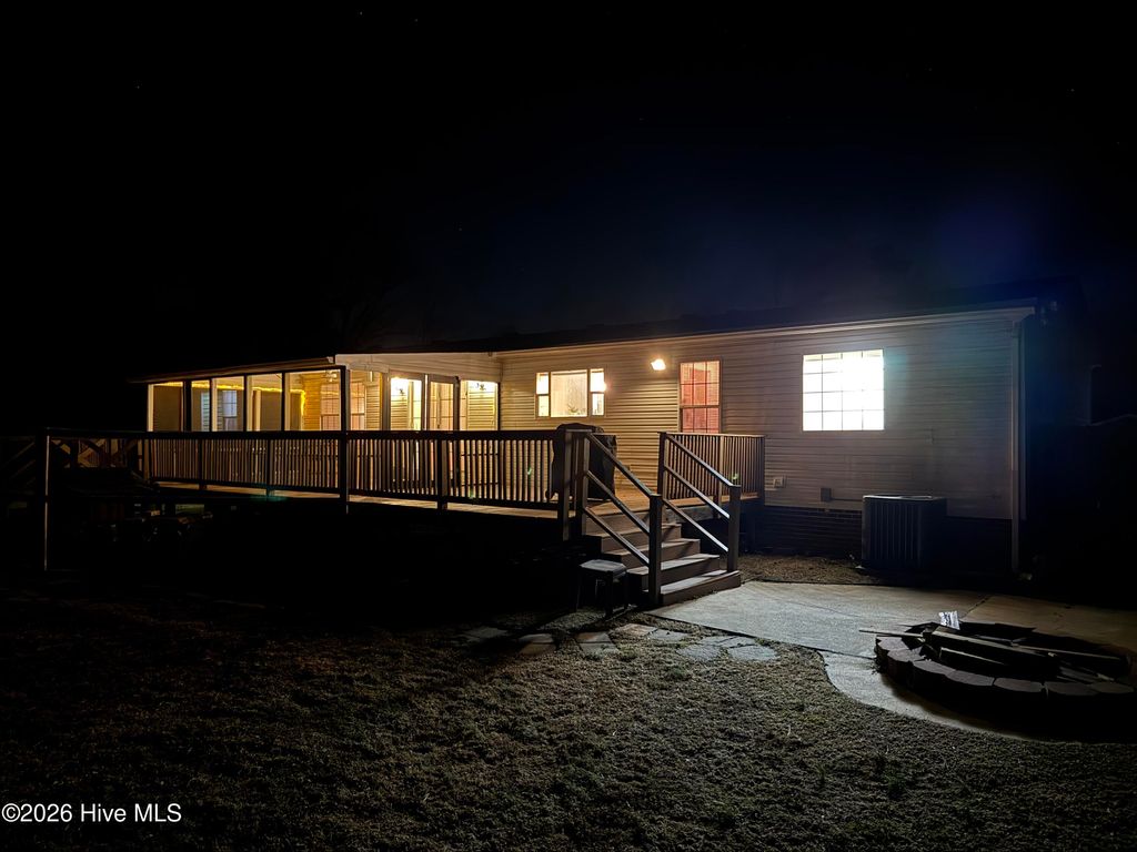 Photo of 214 Roscoe Drive, Elizabeth City, NC 27909 (MLS # 100554711)