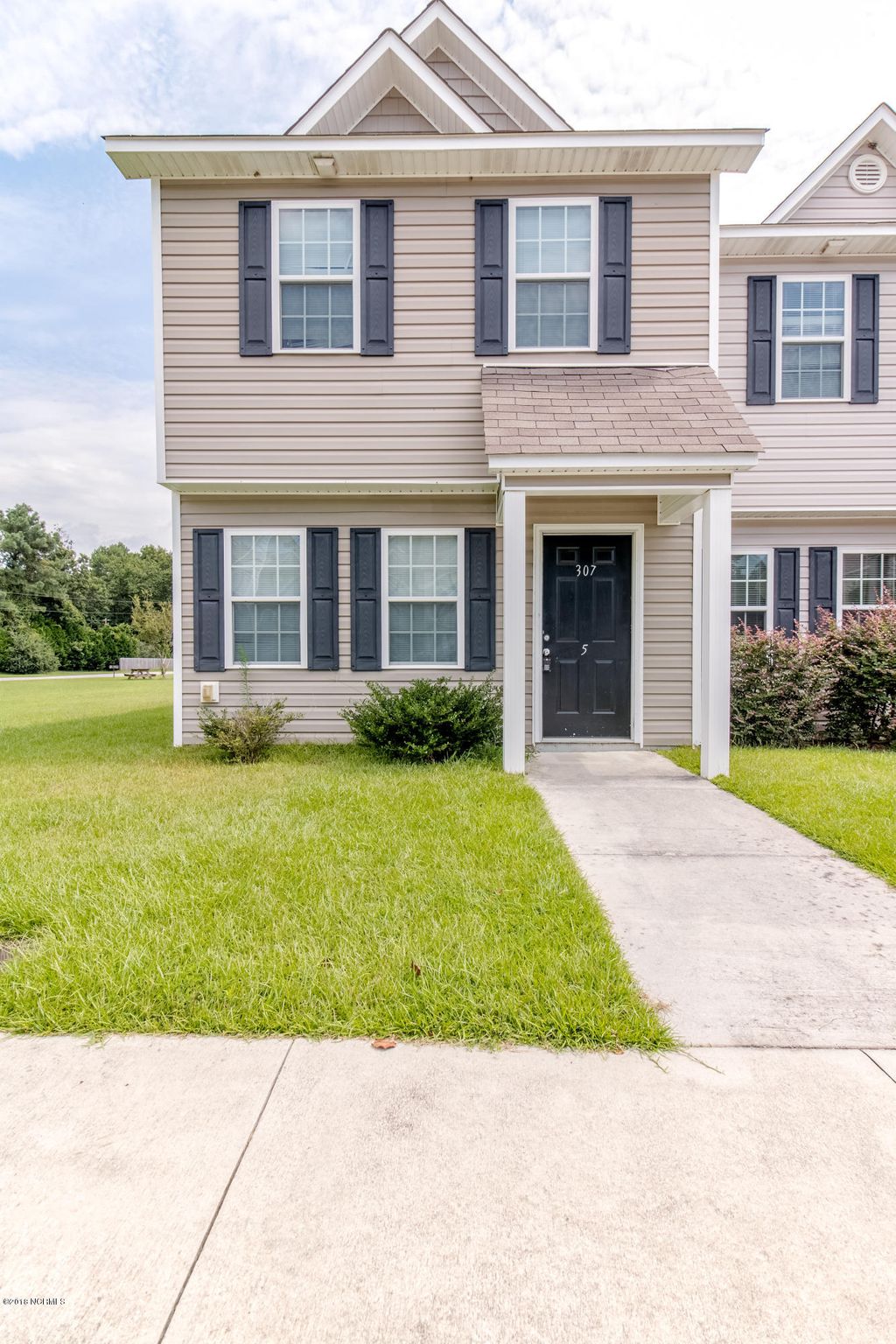 Photo of 3075 Burley Drive, Hubert, NC 28539 (MLS # 100555333)