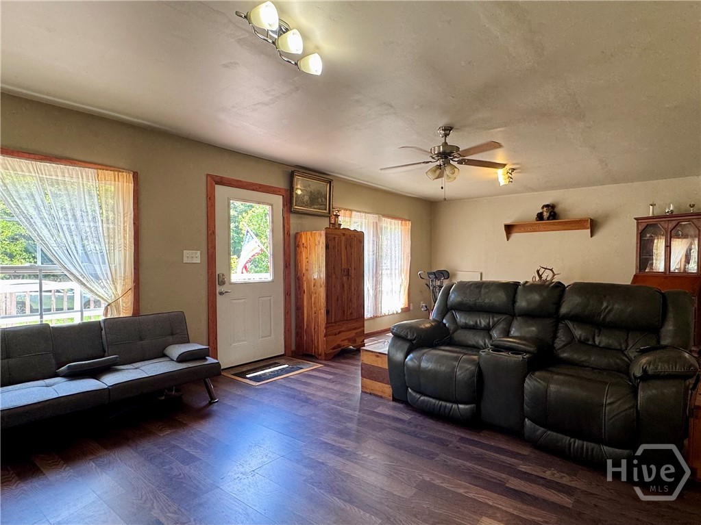 668 Henderson Road