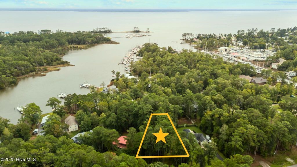 Photo of 1408 Seafarer Drive, Oriental, NC 28571 (MLS # 100533488)