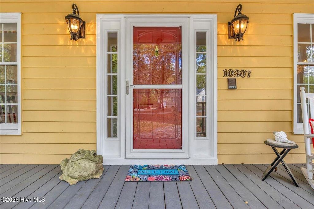 Photo of 10307 Westbank Court SE, Leland, NC 28451 (MLS # 100565591)