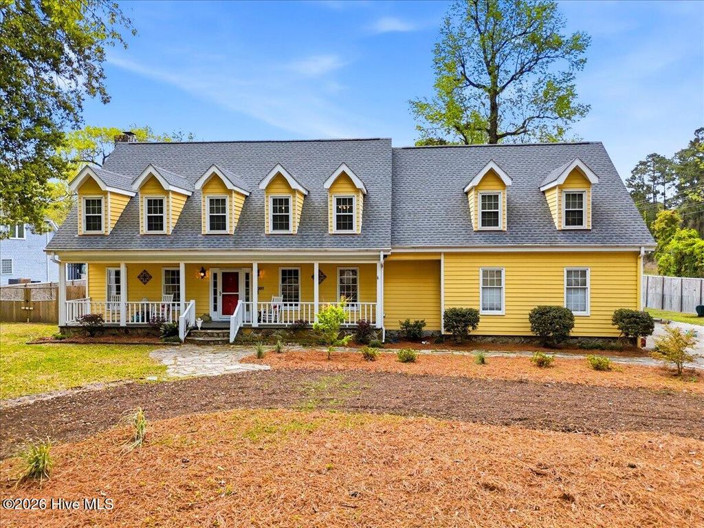 Photo of 10307 Westbank Court SE, Leland, NC 28451 (MLS # 100565591)