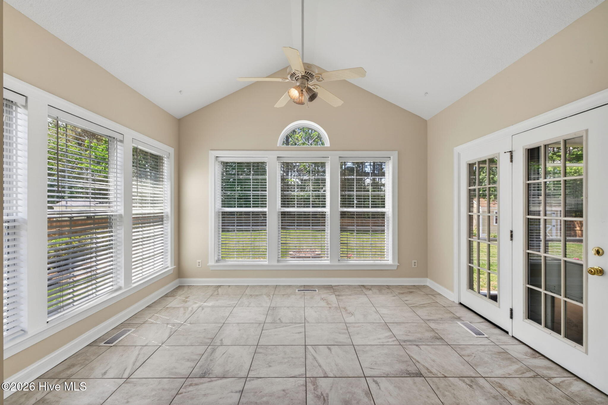 320 Green View Road