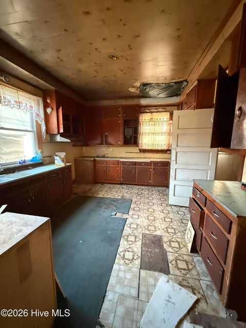 Tiny photo for 816 Saint Andrew Street, Tarboro, NC 27886 (MLS # 100544052)