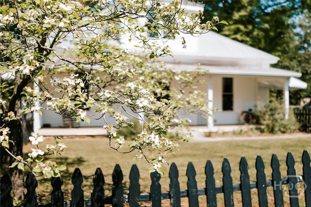 Photo of 229 E Spring Street, Crawford, GA 30630 (MLS # CL352866)