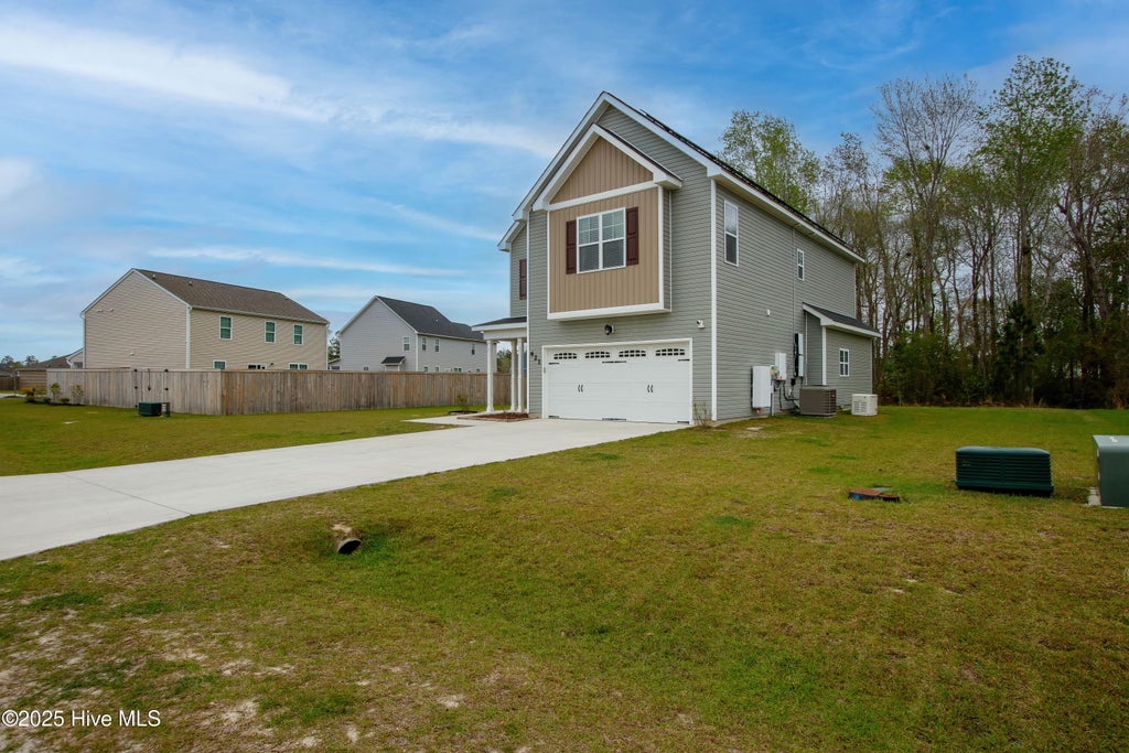 Photo of 621 Drummond Grove Lane, Jacksonville, NC 28546 (MLS # 100610325)