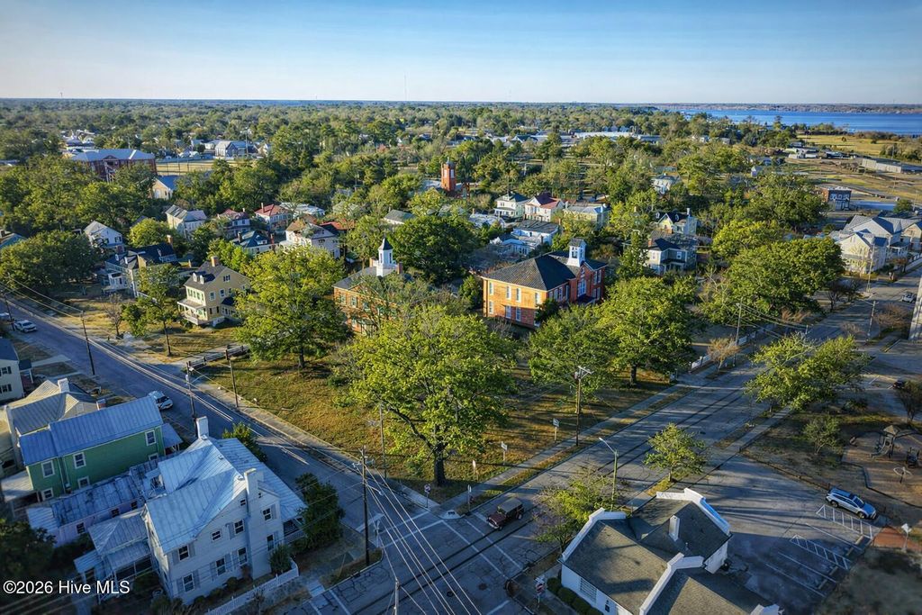 Photo of 501 New Street, New Bern, NC 28560 (MLS # 100552031)