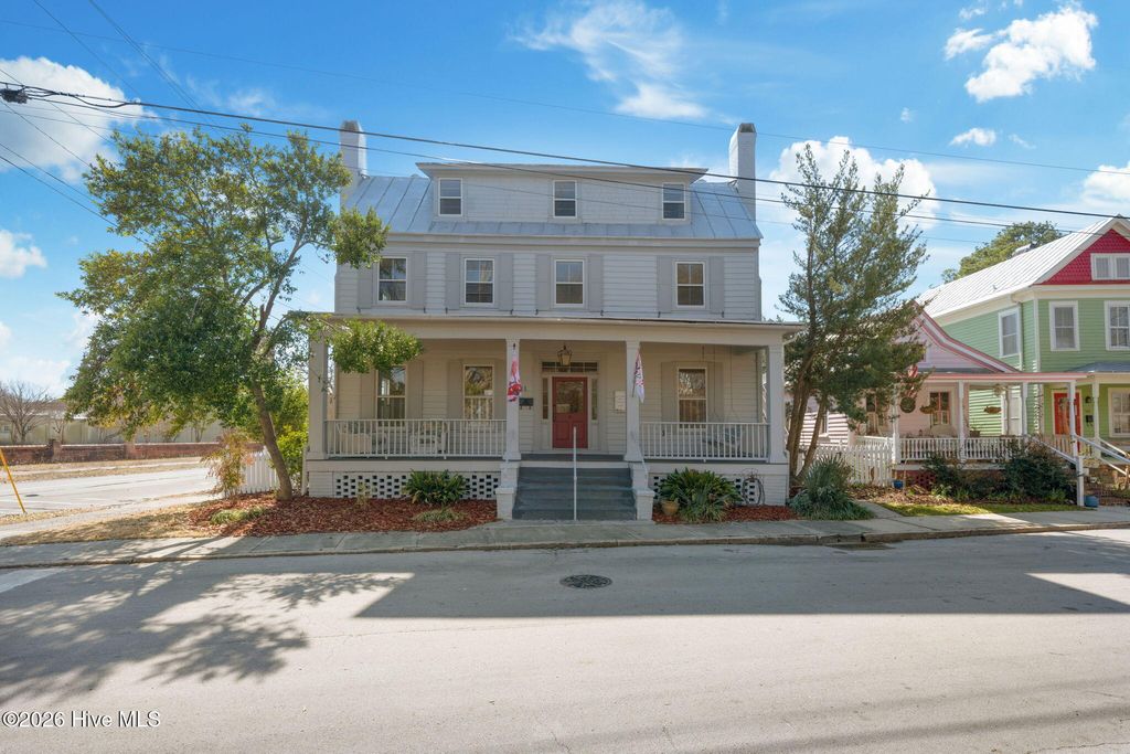 Photo of 501 New Street, New Bern, NC 28560 (MLS # 100552031)