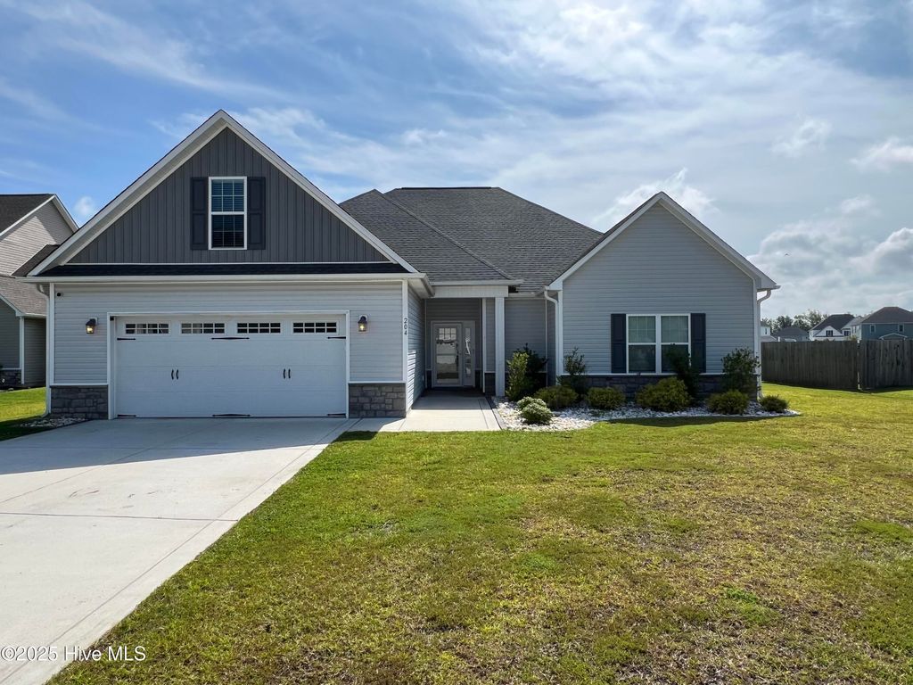 Photo of 204 Old Field School Lane, Jacksonville, NC 28546 (MLS # 100513271)