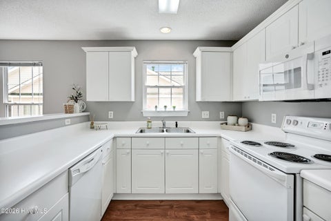 Tiny photo for 1608 Willoughby Park Court #Unit 8, Wilmington, NC 28412 (MLS # 100596043)