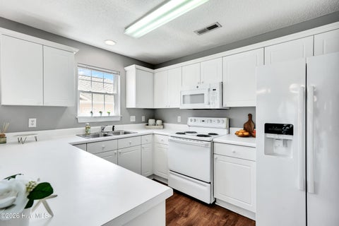 Tiny photo for 1608 Willoughby Park Court #Unit 8, Wilmington, NC 28412 (MLS # 100596043)