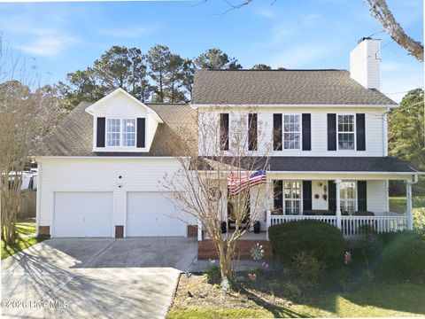 207 Portland Place Hubert NC 28539