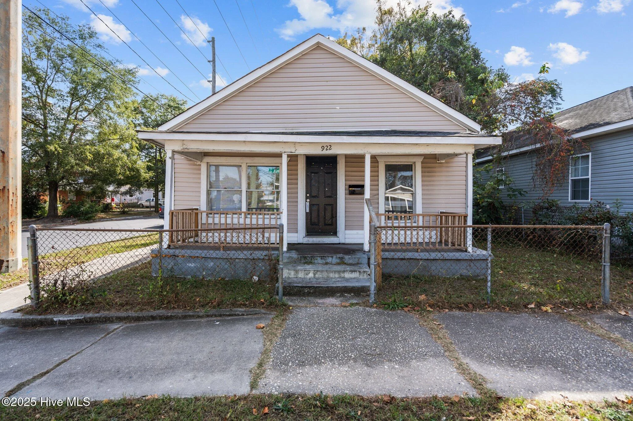 922 Dock Street