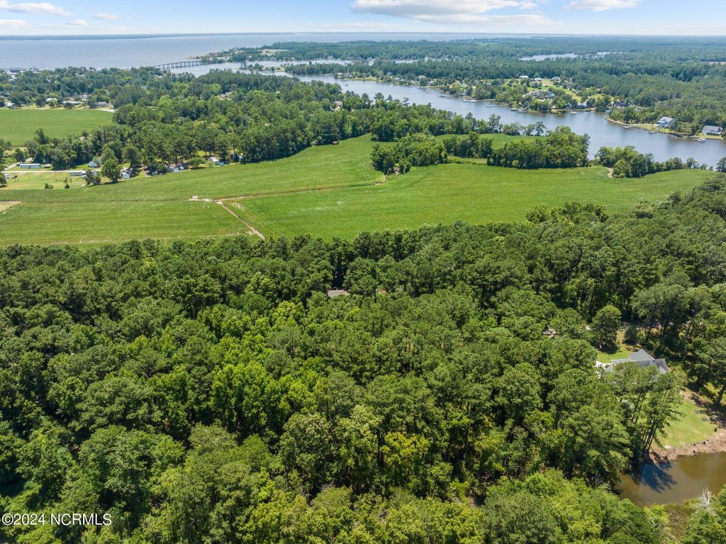 Photo of 806 Sailhaven Drive, Oriental, NC 28571 (MLS # 100549472)