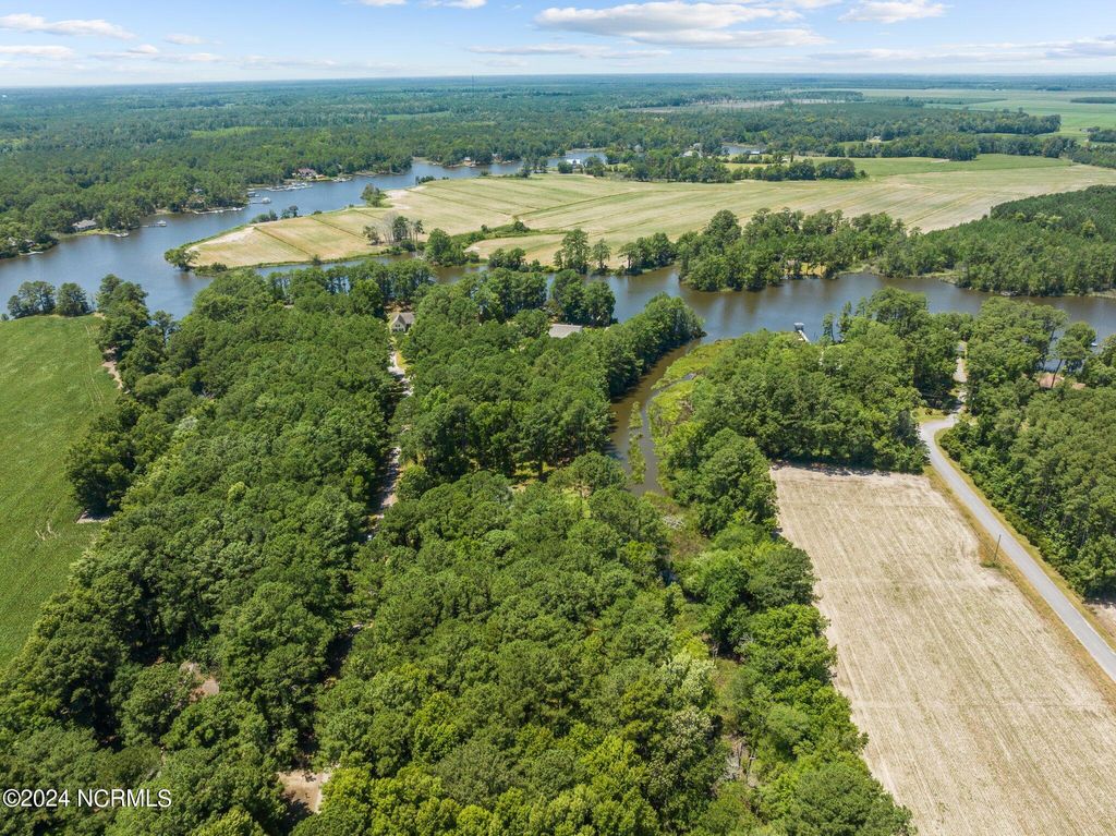 Photo of 806 Sailhaven Drive, Oriental, NC 28571 (MLS # 100549472)