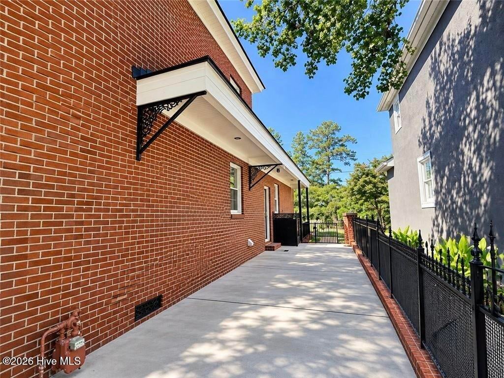 6 Conifer Square