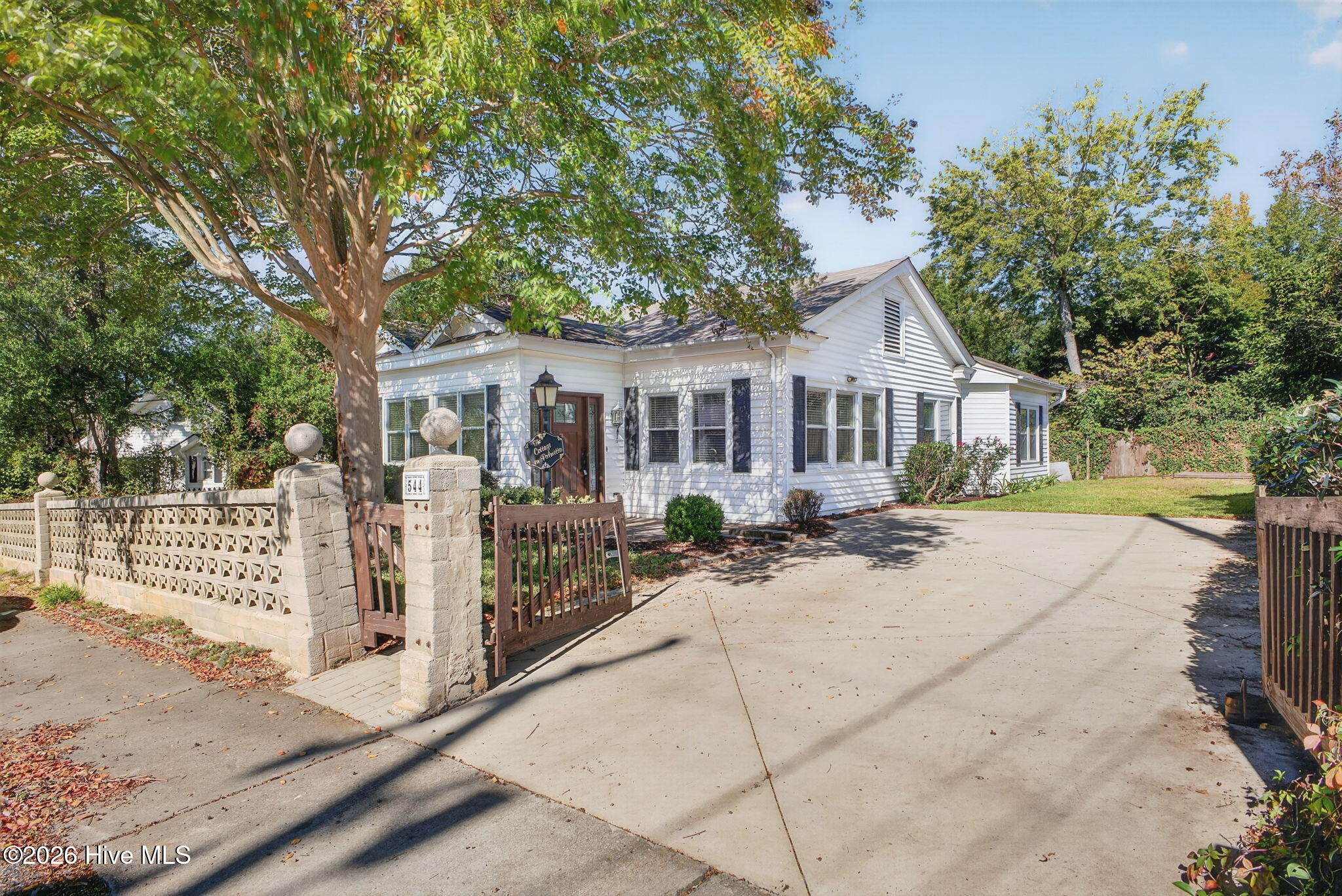 544 Palmetto Lane SW