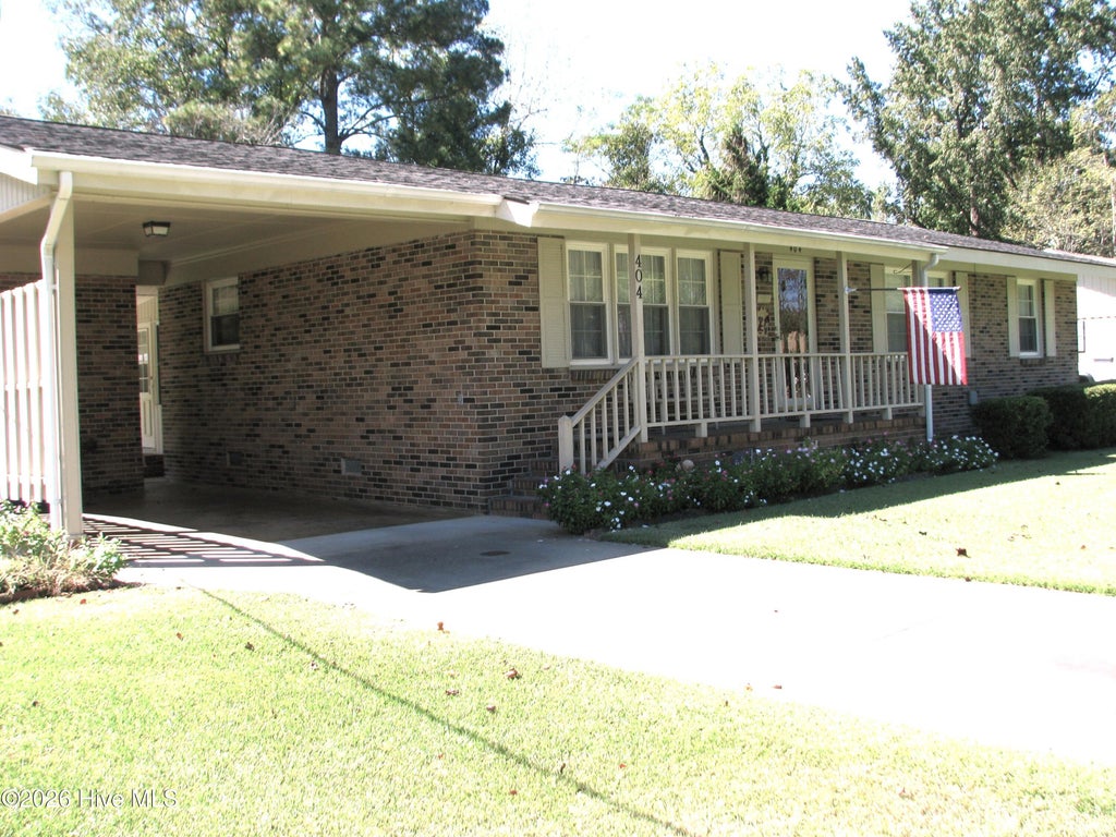 Photo of 404 Roanoke Avenue, Plymouth, NC 27962 (MLS # 100609522)
