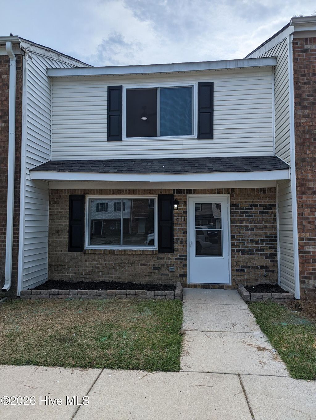 Photo of 211 Myrtlewood Court, Jacksonville, NC 28546 (MLS # 100589890)
