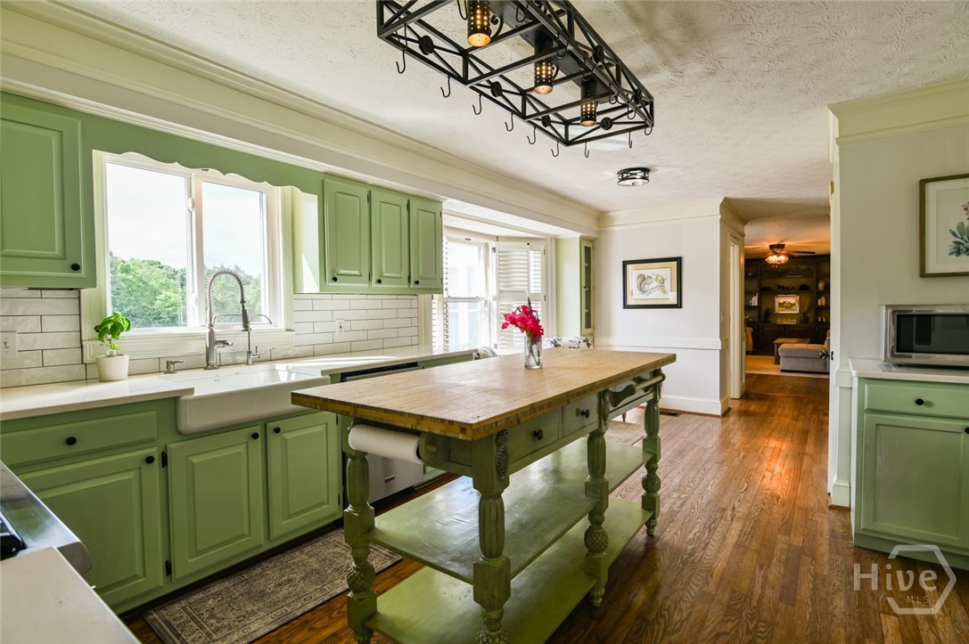 1520 Colonial Drive