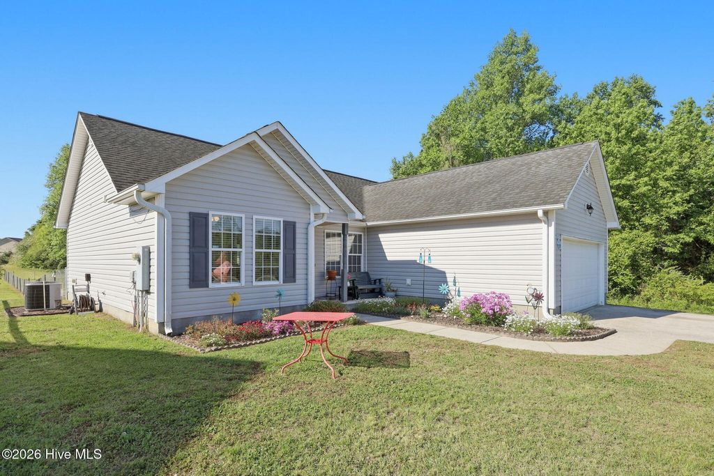 Photo of 520 Comfort Road, Richlands, NC 28574 (MLS # 100571867)