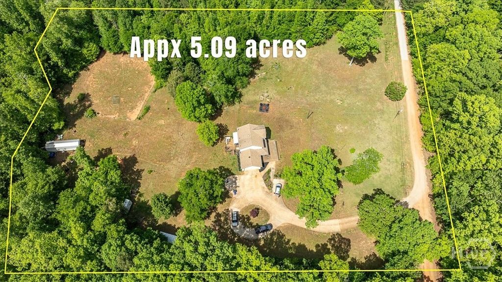 Photo of 1317 Cemetery Road, Bishop, GA 30621 (MLS # CL354544)