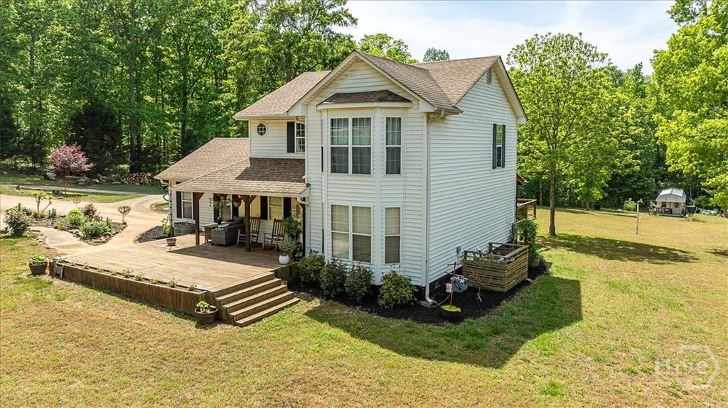 Photo of 1317 Cemetery Road, Bishop, GA 30621 (MLS # CL354544)