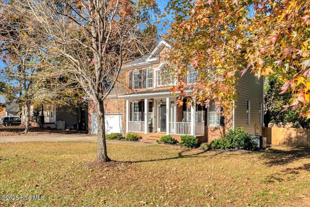 Photo of 201 Sarazen Drive, Clayton, NC 27527 (MLS # 100566711)