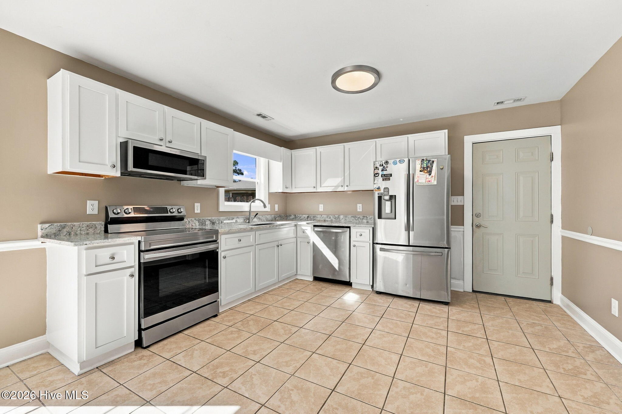 2913 Mandy Lane