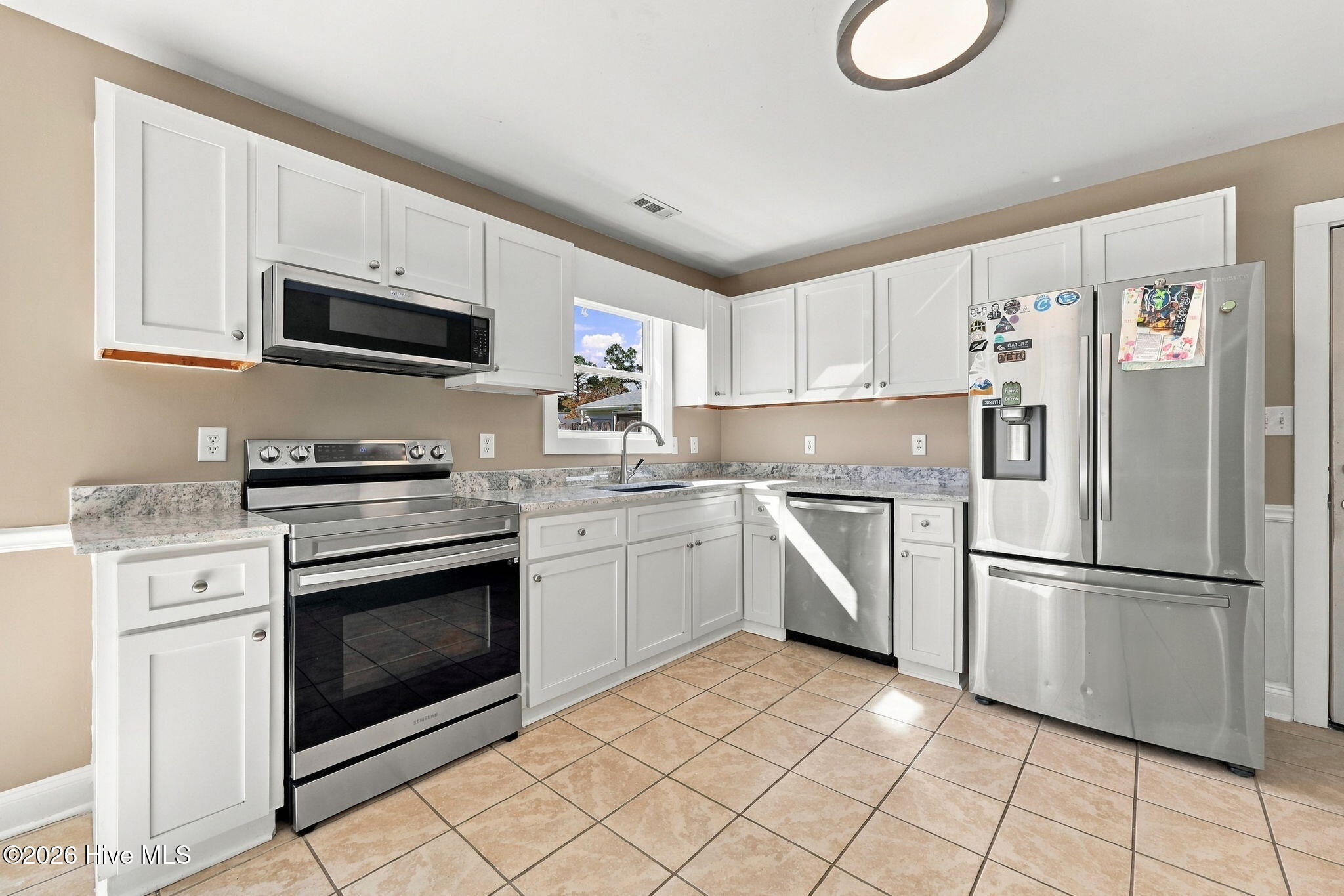 2913 Mandy Lane